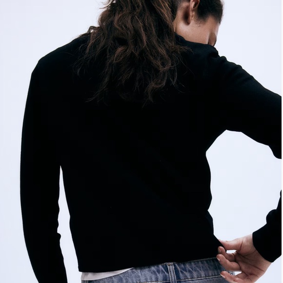 H & M Classic Cardigan Black Round Neck Buttondown Sweater Size- XL - Picture 5 of 7